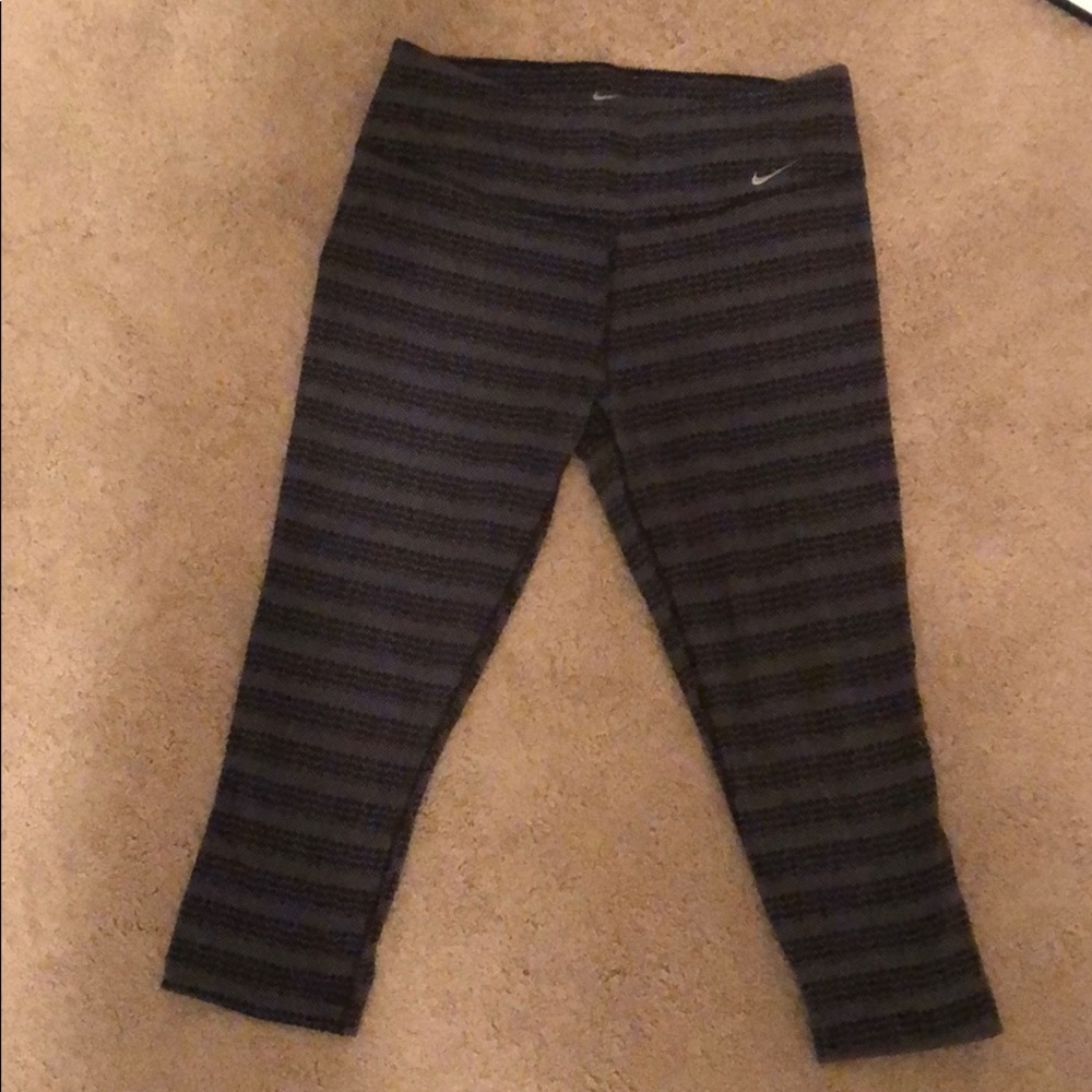 Nike dri-fit crop leggings